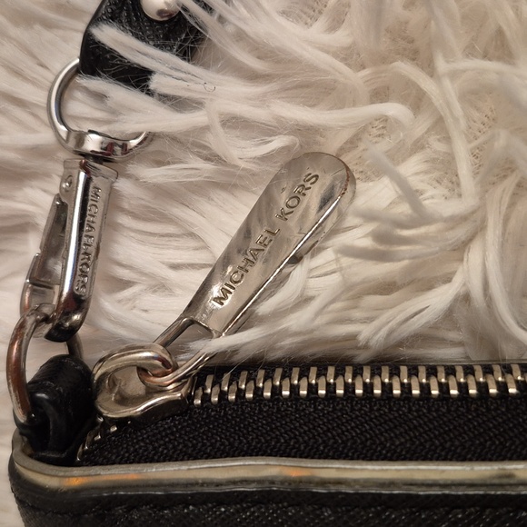 Michael Kors Black Zip-Around Wallet - Picture 6 of 7